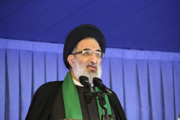 ملت ایران فریب توطئه های آمریکا را نمی خورد