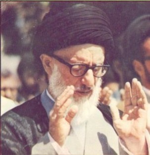 امام خمینی (س): ائمه جمعه بیشتر از دیگران مسؤولند