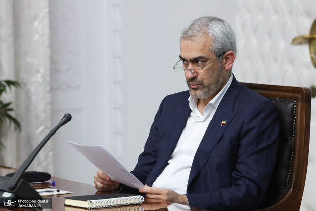 وزیر اقتصاد ایران به عربستان رفت