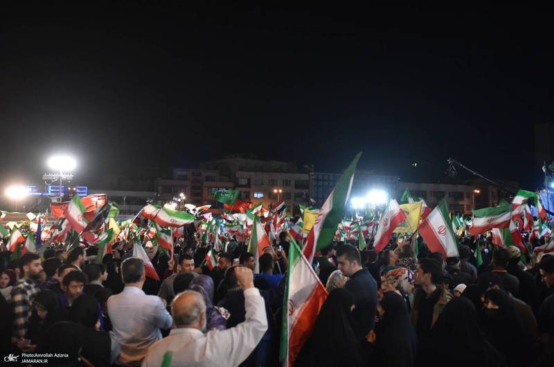 پنجاه و هشتمین اجتماع پر شور مردم در میدان انقلاب
