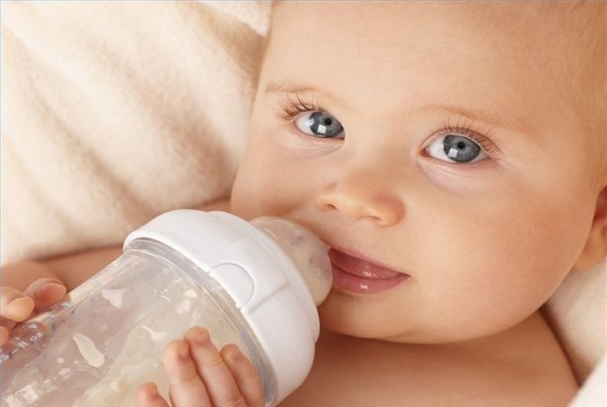 سندروم «مرگ ناگهانی نوزاد» با شیر مادر ریشه‌کن می‌شود