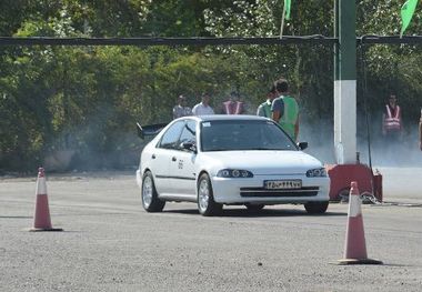 نختسین دوره مسابقات درگ (سرعت خودور) استان مرکزی در اراک برگزار شد