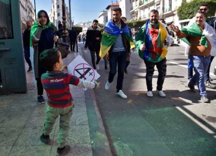 کارگران نفت و گاز الجزایر به اعتراض های مردم پیوستند