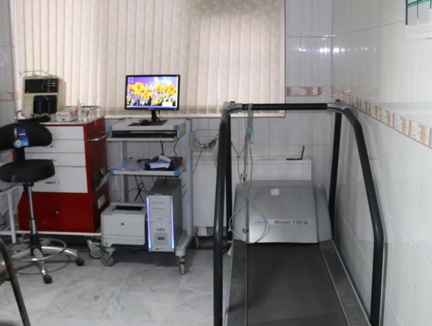 خیر نیکوکار یک دستگاه اکو به بیمارستان هندیجان اهدا کرد