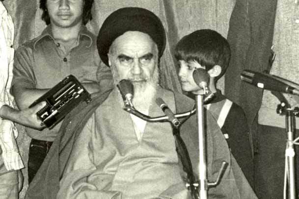 سخنرانى  امام خمینی در جمع کارکنان کمیته‏هاى امداد