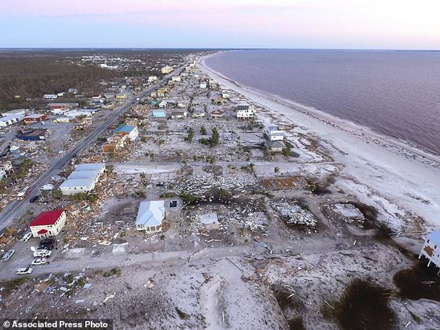 طوفان یا جنگ؟!/ خرابی های گسترده طوفان مایکل در آمریکا/ 17 کشته و هزاران مفقود+ تصاویر