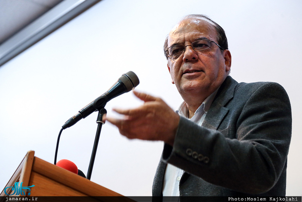 عباس عبدی: در ایران همه چیز سیاسی است مگر اینکه خلاف آن ثابت شود / بدترین وضعیت ما مربوط به نهاد رسانه است