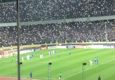 دلجویی ابراهیمی از تیام با دادن پنالتی به مهاجم سنگالی استقلال/ اشتعال مواد دودزا روی سکوها

