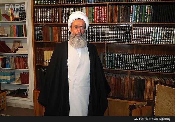 حضور آخوند در مشروطه، برای جلوگیری از میدان داری روشنفکران بود