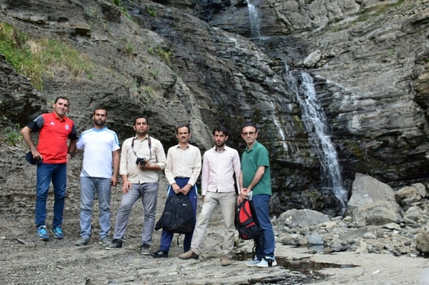 خبرنگاران آستارا در ارتفاعات آبشار لاتون کوهپیمایی کردند