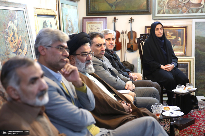نشست صمیمانه دست اندرکارن هفته فرهنگی خمین با مفاخر خمین