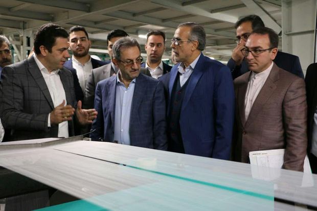 استاندار تهران: استفاده از کالاهای خارجی در صورت وجود نمونه داخلی ممنوع است