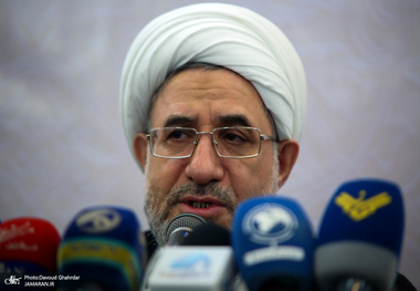 آیت الله اراکی: در بسیاری از کشورهای مدعی دموکراسی انتخابات مهندسی می شود