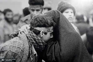 رونمایی از کتاب عکس«فرزندان روح الله» و افتتاح نمایشگاه «فرمانده من»