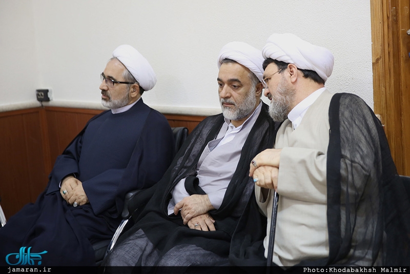 دیدار جمعی از روحانیون  با سید حسن خمینی 