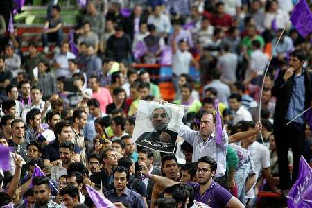 جشن پیروزی دوباره حسن روحانی رییس جمهوری منتخب در شهرکرد
