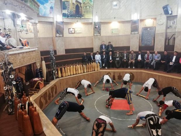 ورزشکاران یزدی جشن گلریزان برگزار کردند