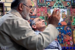 زیباکلام: چرا جلوی شورای انقلاب فرهنگی تجمع نمی کنید؟ الله کرم: دولتمردان کنونی از مرسی درس بگیرند