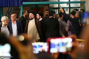 حضور سید حسن خمینی در مرحله دوم انتخابات ریاست جمهوری چهاردهم