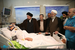 عیادت سید حسن خمینی از حجت الاسلام و المسلمین سید مهدی طباطبایی