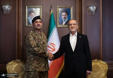 پزشکیان: ایران به دنبال صلح، ثبات و روابط برادرانه در منطقه است/ مردم ایران به دلیل نقض تعهدات، اعتمادی به آمریکا ندارند/ فرمانده ارتش پاکستان: با تداوم تلاش‌های دیپلماتیک، می‌توان به‌زودی به توافق و پایان جنگ دست یافت