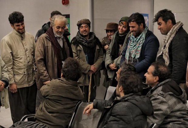 عوامل «نون خ» با مردم صحبت می‌کنند
