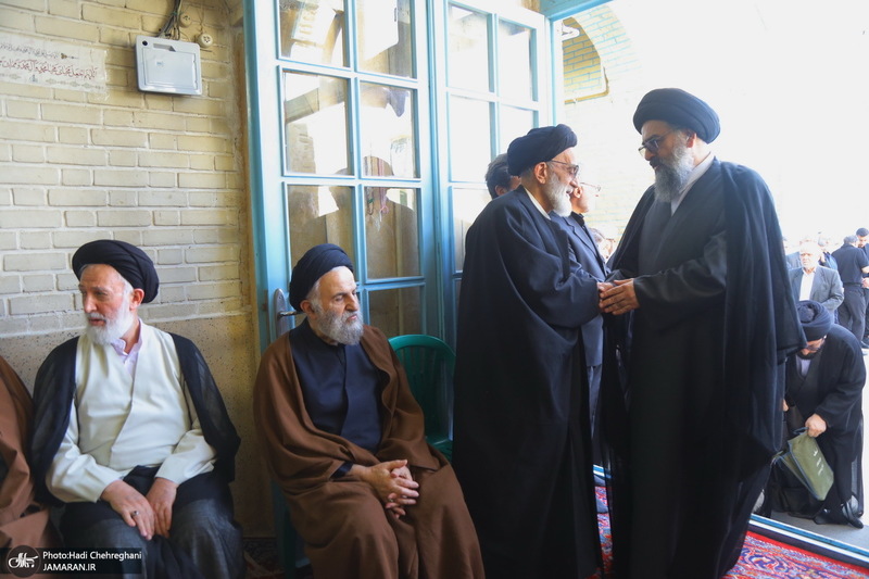 مراسم تشییع آیت الله موسوی تبریزی (ره)