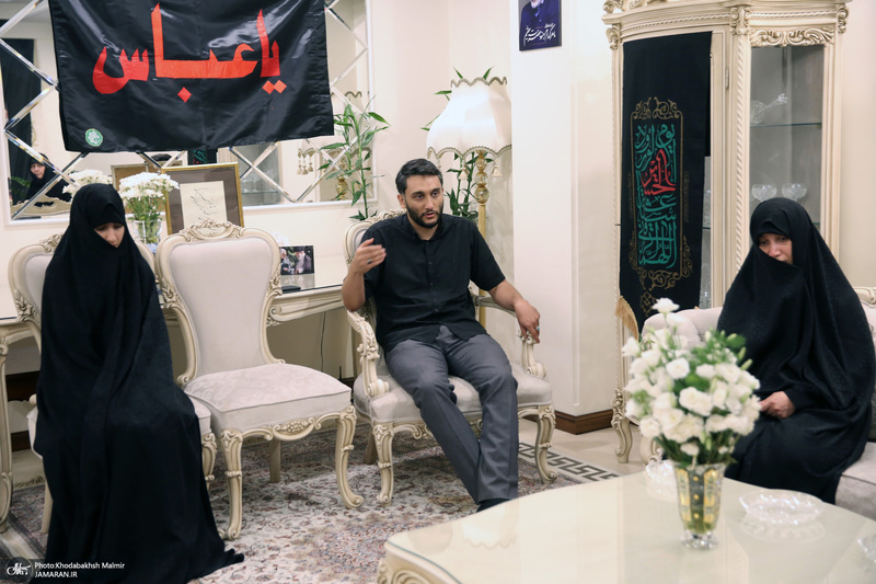 حضور سیدحسن خمینی در منزل شهیدان طهرانچی