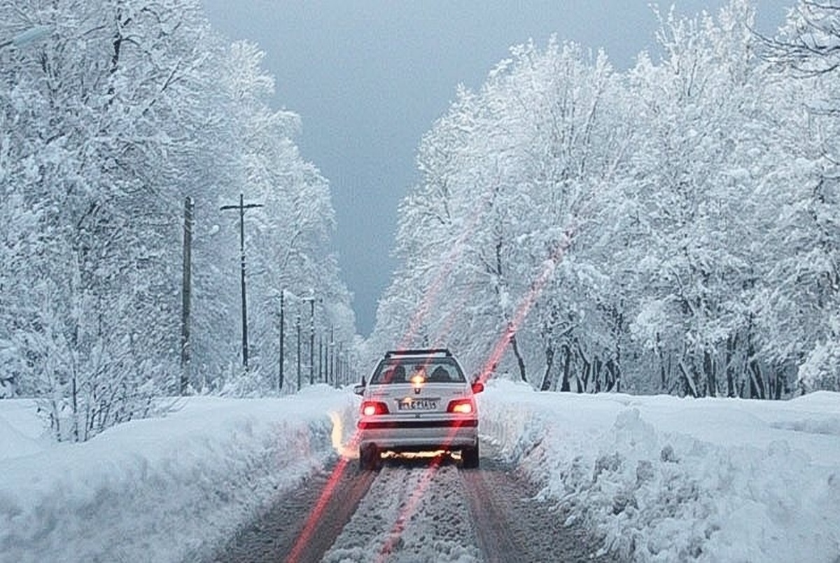 بارش برف و باران در جاده‌های کشور