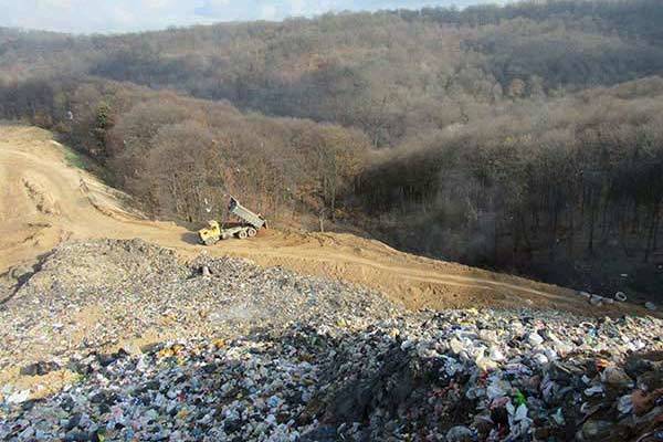 شهرداری نکا: تصاویر منتشر شده مربوط به دفن معدن زباله نمی باشد