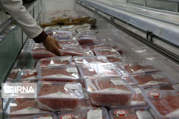 ۱۱ تن گوشت بسته بندی غیر بهداشتی در البرز ضبط شد