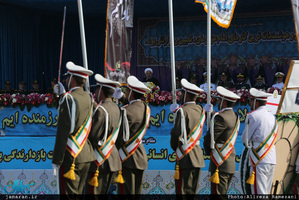 مراسم گرامیداشت روز ارتش جمهوری اسلامی ایران در جوار حرم امام خمینی(س)-1/ رژه