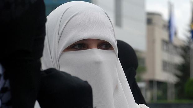 ممنوعیت پوشیدن برقع و احتمال وقوع موج جدیدی از حملات مرگبار
