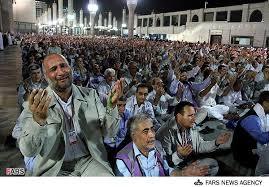 زائران ایرانی دعای کمیل را در بین الحرمین مدینه نجوا کردند