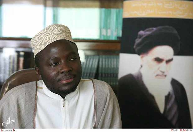 محقق کنیایی : امام خمینی به ما نشان دادند که می توانیم آزاد باشیم