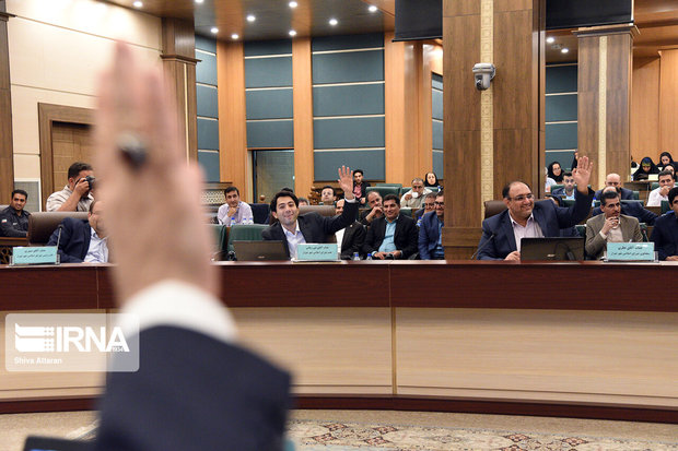 اعضای شورای شهر شیراز: ایرادهای فرمانداری به مصوبات این شورا قانونی نیست