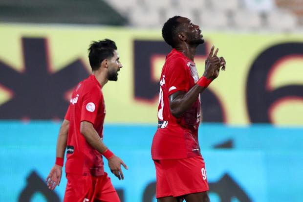 مهاجم ناموفق پرسپولیس وارد بغداد شد+عکس
