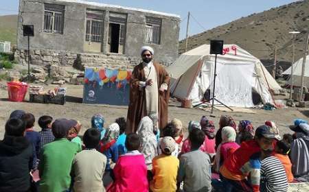 اجرای برنامه های هنری برای کودکان مناطق زلزله زده خراسان رضوی
