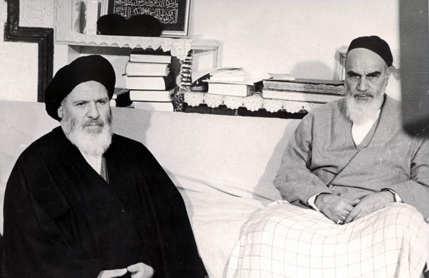 امام خمینی : قضاوت حق افراد دانشمند، عادل و باتقوا است
