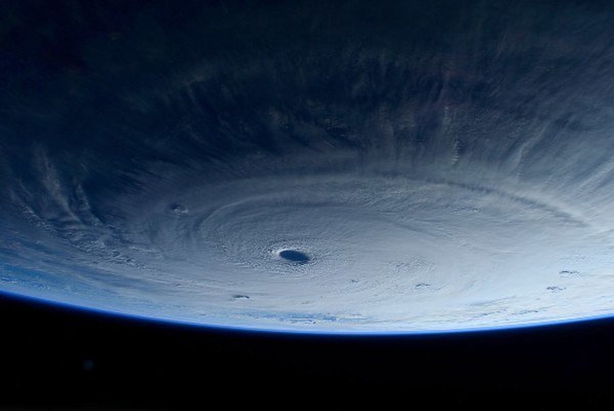 آرامش یک طوفان از دریچه ایستگاه فضایی بین المللی