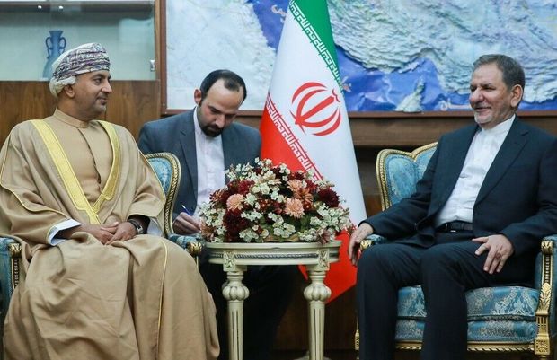 دیدار اسحاق جهانگیری با وزیر صنعت و تجارت عمان