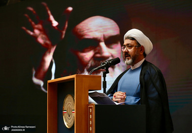 اجلاس کنشگران حوزه‌ امام خمینی(س)/ کمساری: اندیشه امام زنده و کارگشا است/ نیازمند جریان سازی در تولید آثار مرتبط با امام‌ هستیم