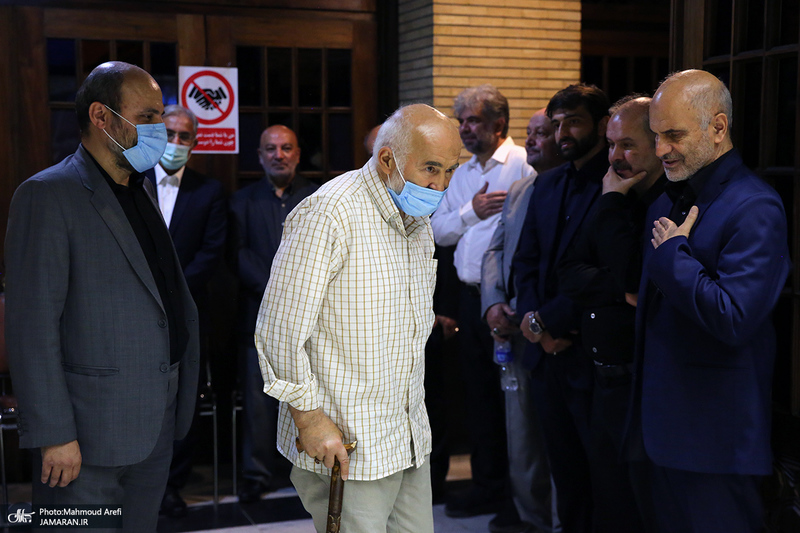 مراسم ختم مادر فرشاد مومنی