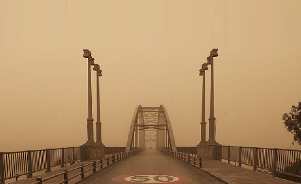 گرد و غبار خوزستان بزرگنمایی شود نخبگان مهاجرت می کنند