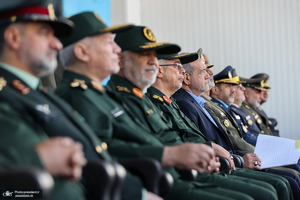 مراسم رژه نیروهای مسلح در جوار حرم مطهر امام خمینی (س)