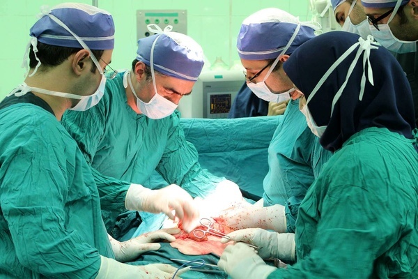 جراحان ایرانی همگام با جراحان دنیا حرکت می کنند