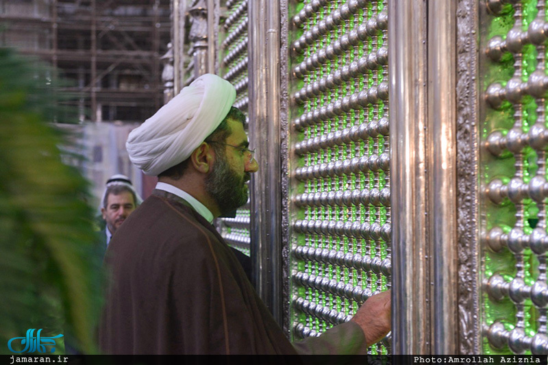 ادای احترام شرکت کنندگان در  مسابقات بین المللی قرآن کریم  به مقام شامخ حضرت امام خمینی(س)