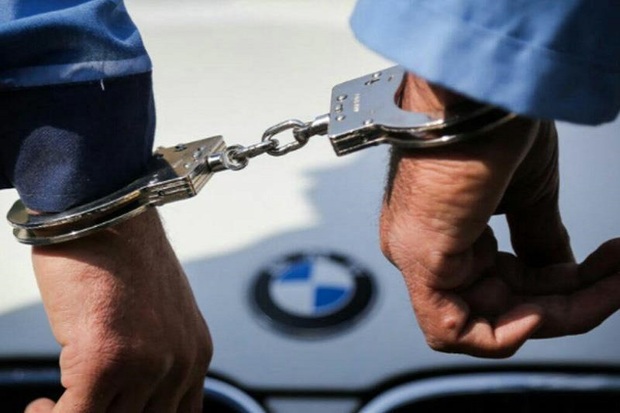 سارقان سابقه دار قطعات خودرو در شاهین دژ دستگیر شدند
