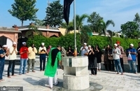 مراسم برافراشتن پرچم عزا به مناسبت آغاز محرم توسط هندوها در پنجاب، هند. (10)