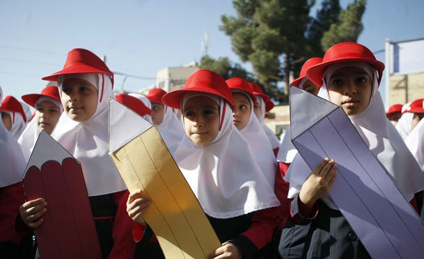 فرهنگ هر جامعه هویت و موجودیت آن جامعه را تشکیل می دهد